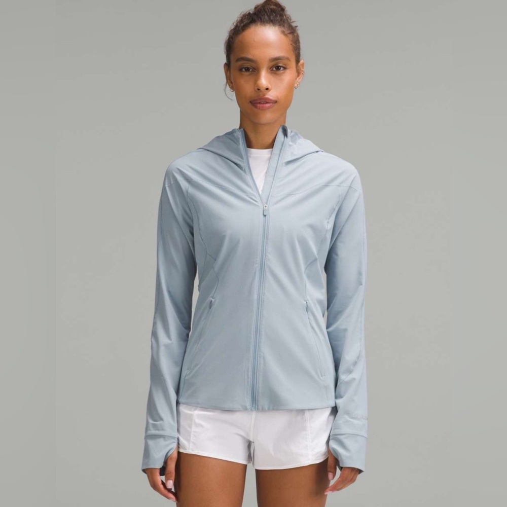 EUC Lululemon Mist Over Windbreaker
-Concrete Blue